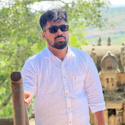 @traveldiaries_op profile image