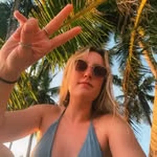 @travelwithzo_ profile image