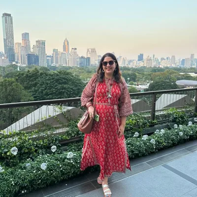 @travelyarn_stories profile image