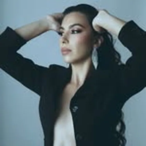@v4le_fernandez profile image