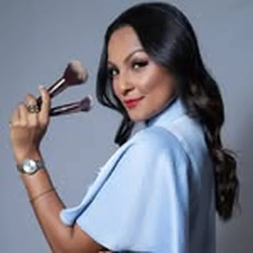 @vaidemakeup profile image