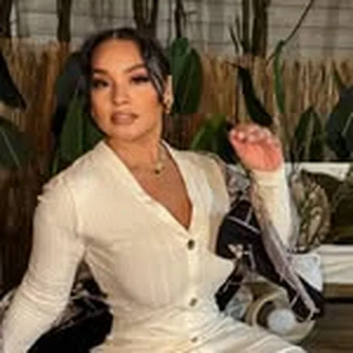 @valerielora profile image