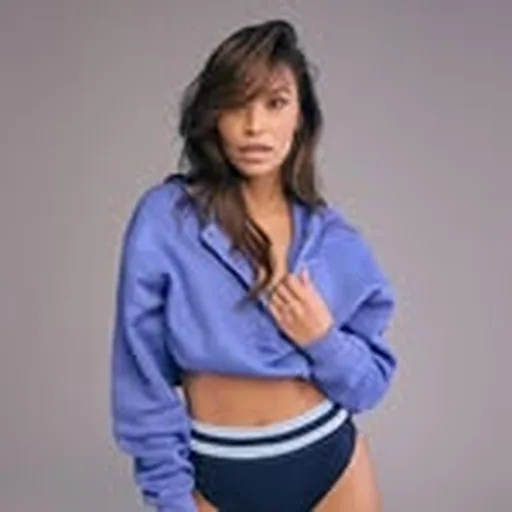 @vanessacurry profile image