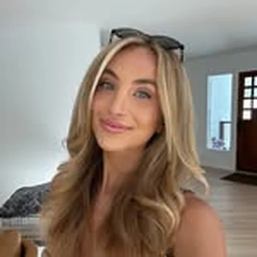 @victoriahiegel profile image