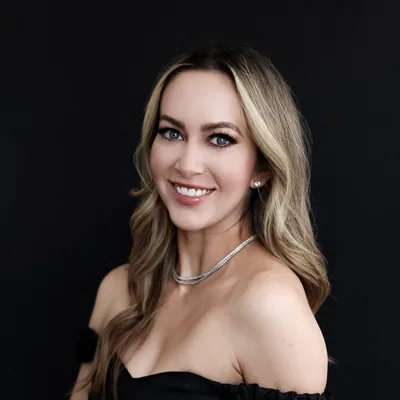 @victoriamflores__ profile image