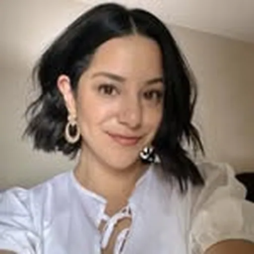 @whatvanessawears profile image