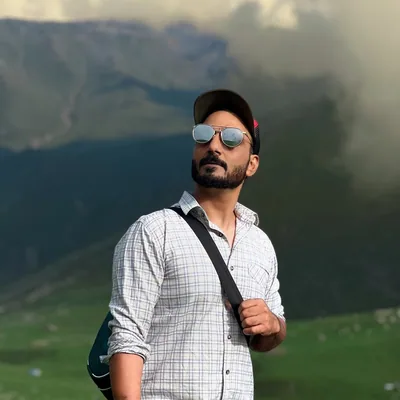@withfazilkashmiri profile image
