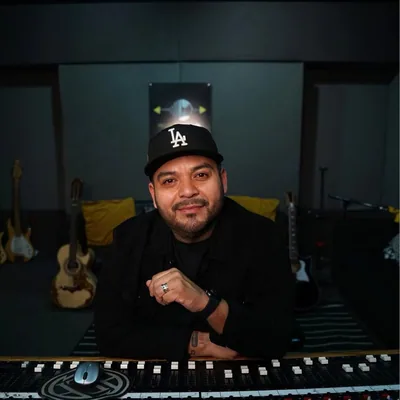 @yellowroom_music profile image