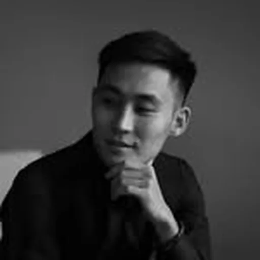 @yesmomenty profile image