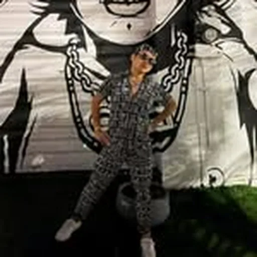 @yukikanesaka profile image