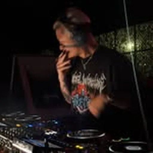 @yultron profile image