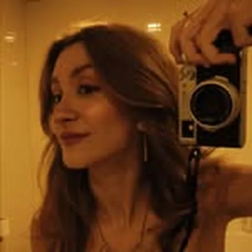 @zeyneplcer profile image
