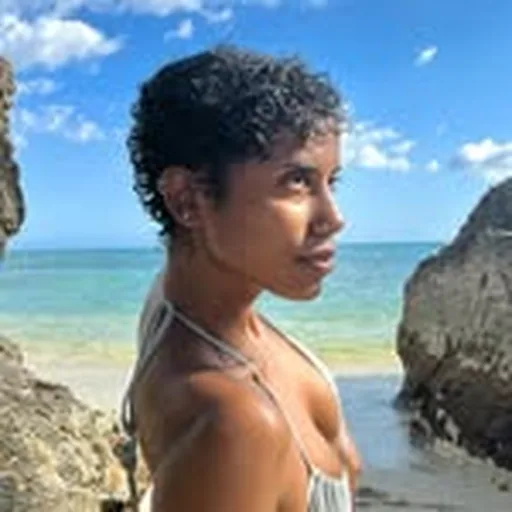 @zoi_mouu profile image